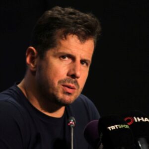 emre belozoglu her maci kazanmak istiyorum amOPFShr