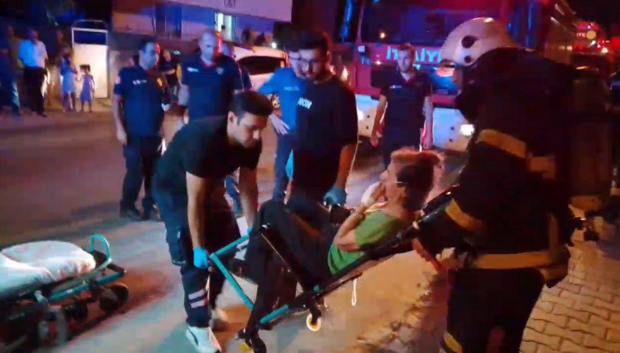 apartmanda yangin panigidumandan etkilenen kisi hastaneye kaldirildi kmCM7GHJ