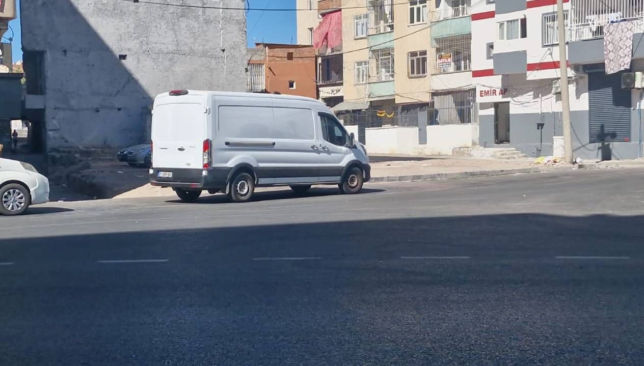 cocuklarinin gozu onunde bicaklanarak olduruldu Svw6HXc8