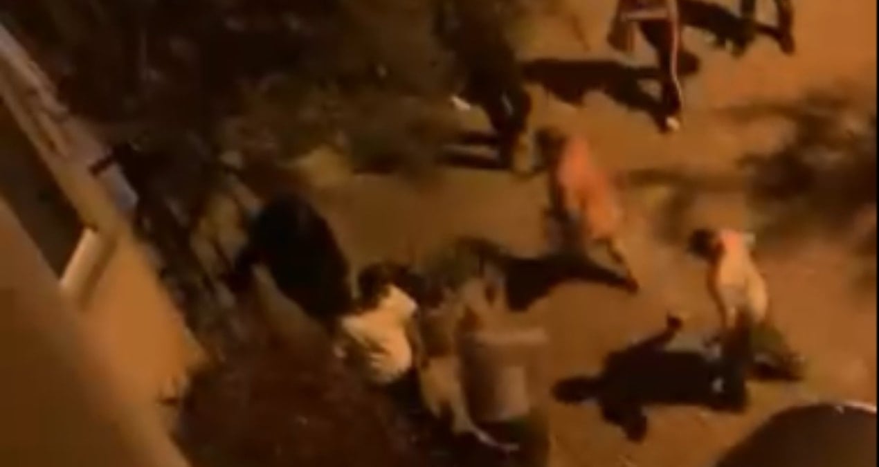 havai fisekli kutlamaya tepki gosteren cifti darbettiler VKU4I1HX