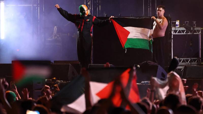 kanada filistine destegiyle one cikan irlandali muzik grubu kneecapin ulkeye girisini yasakladi KEHPPZKL