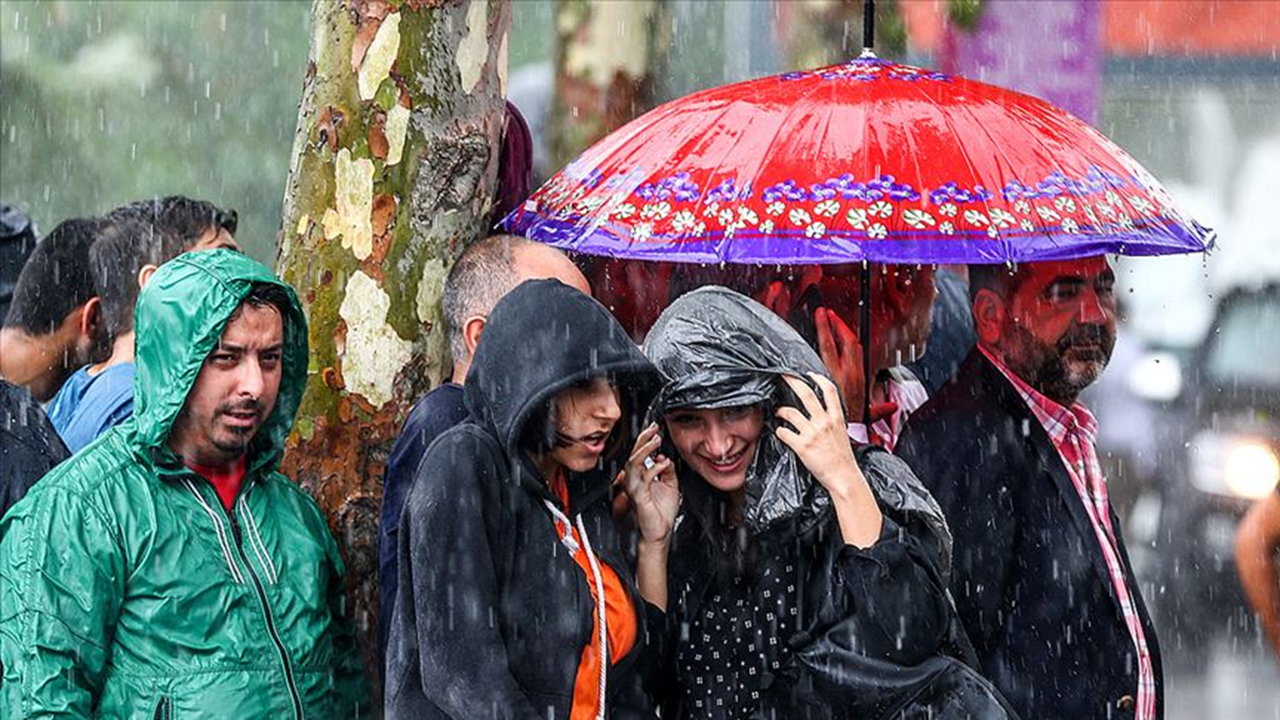 24 ekim hava durumu sari kodlu alarm valilik ve bakanliktan istanbul icin pes pese uyari XCGO4VeL.png