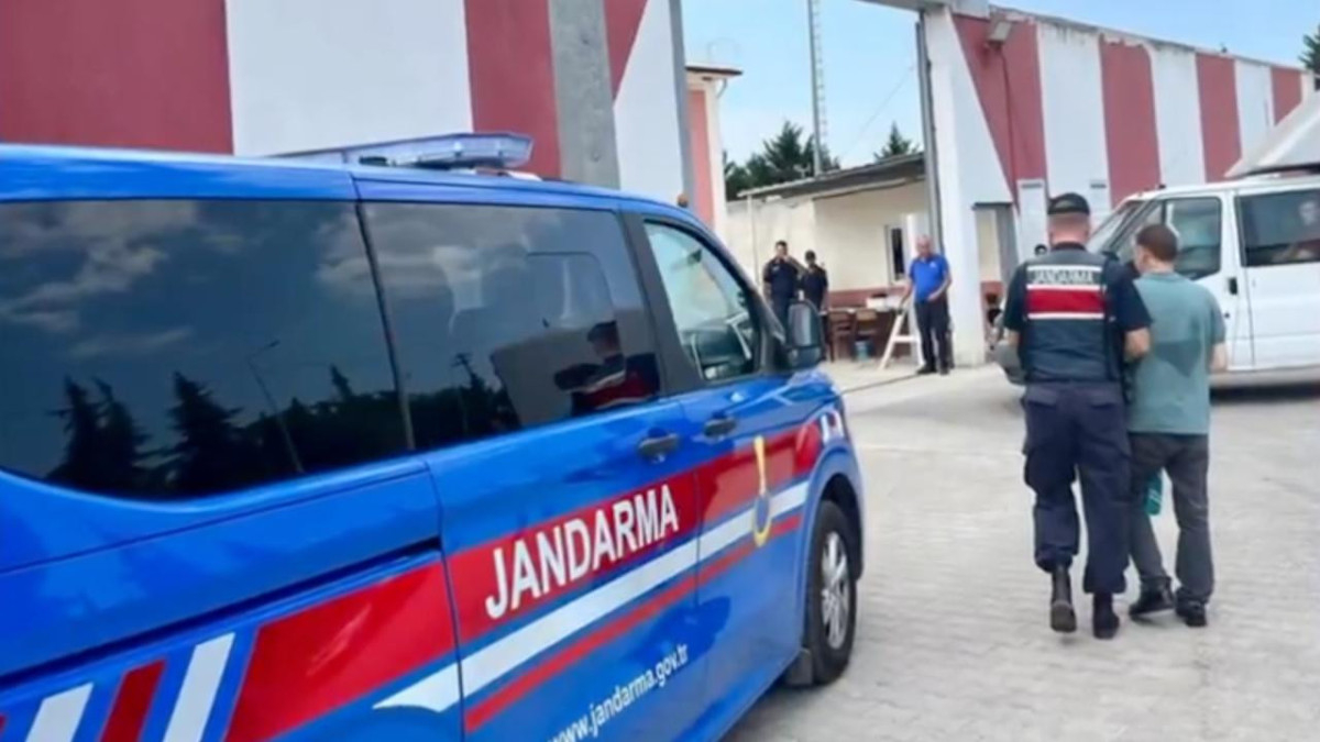 muglada yurt disina kacmaya calisirken yakalanan 4 feto uyesi tutuklandi HYeDrJtJ.jpg