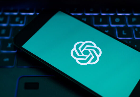 openaiin-yapay-zeka-ajani-yuklu-kendi-telefonunun-detaylari-netlesiyor-fXlYOD9E