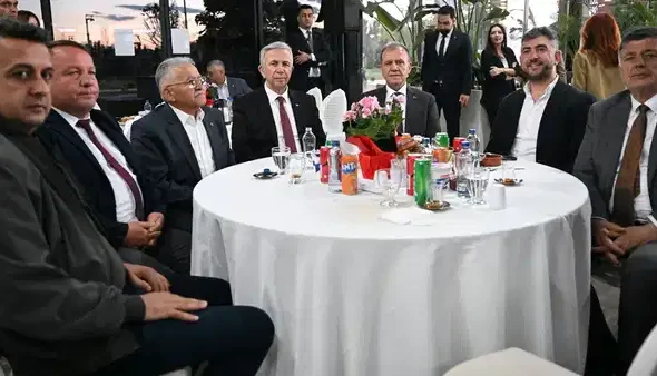 tarihi-kentler-birligi-secimi-yarin-mansur-yavas-ile-akpnin-adayi-arasinda-uzlasi-DrmPVvZB